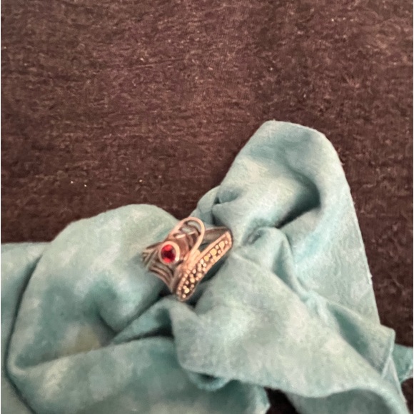 Sterling Silver Red Garnet and Marcasite Gemstone Ring size 7 1/2 - Picture 3 of 6